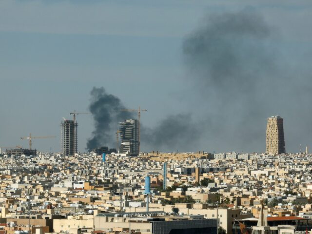 Mísseis iranianos interceptados sobre a Arábia Saudita, Jordânia, drones lançados no Catar
