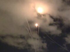 Mísseis iranianos sobre Tel Aviv acionam sirenes e lançamentos de interceptadores Mísseis iranianos sobre Tel Aviv acionam sirenes e lançamentos de interceptadores