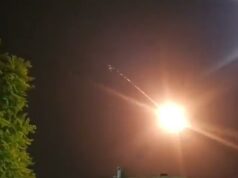 Míssil balístico iraniano atinge cidade israelense em ataque aterrorizante perto de instalação ultrassecreta que é fundamental para o programa de armas atômicas do país No momento em que um míssil balístico iraniano atinge a cidade israelense de Dimona, ferindo um menino de 10 anos e cerca de 19 outras pessoas