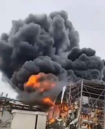 Míssil iraniano atingido na fábrica de Ne'ot Hovav leva ao UM INCÊNDIO resultante de um fragmento de míssil iraniano em Ne