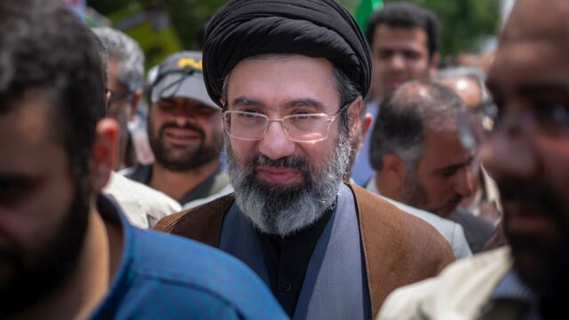 Mojtaba Khamenei, sancionado pelos EUA, é nomeado o próximo líder supremo do Irã após a morte do pai: relatórios

