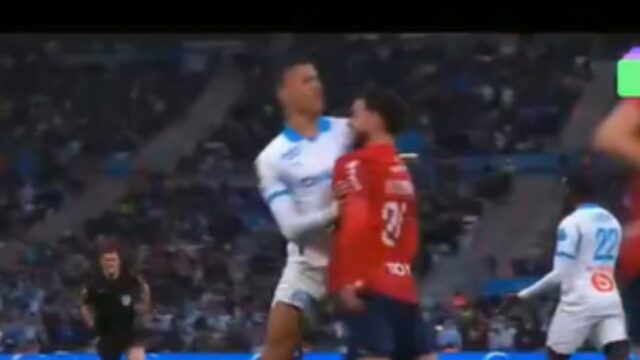 Momen Calvin Verdonk trabalhando com Mason Greenwood Momen Calvin Verdonk trabalhando com Mason Greenwood