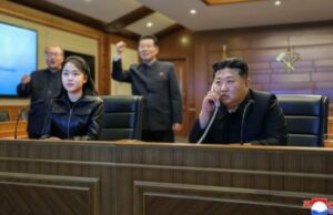 Momen Gembira Kim Ju Ae Saksikan Peluncuran Rudal Korut Jadi Sorotan Público Momen Gembira Kim Ju Ae Saksikan Peluncuran Rudal Korut Jadi Sorotan Público