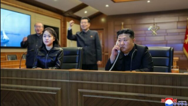 Momen Gembira Kim Ju Ae Saksikan Peluncuran Rudal Korut Jadi Sorotan Público
