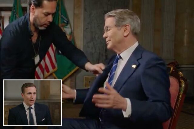 Momento dramático Scott Bessent é retirado da entrevista para conversas urgentes na sala de situação: 'O presidente quer você imediatamente'
