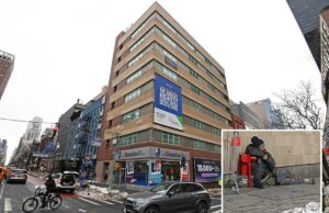 Moradores ricos de Nova York alcançam vitória na luta contra abrigo para moradores de rua no Upper East Side A loja Goodwill na 1114 1st Avenue, na cidade de Nova York, que está planejada para ser convertida em um abrigo para 200 leitos.