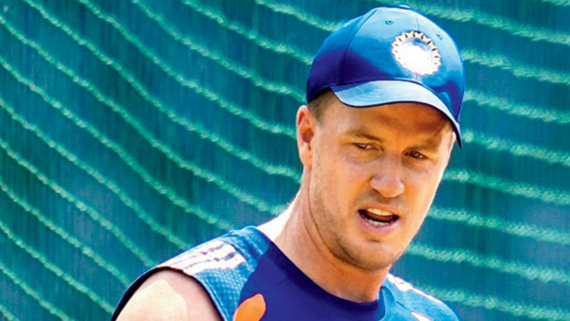 Morne Morkel exorta Abhishek Sharma a extrair confiança do século Morne Morkel exorta Abhishek Sharma a extrair confiança do século Wankhede