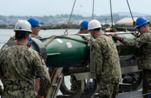 ‘Morte Silenciosa’: O que saber sobre o torpedo americano que afundou o navio de guerra iraniano, matando 87 'Morte Silenciosa': O que saber sobre o torpedo americano que afundou o navio de guerra iraniano, matando 87