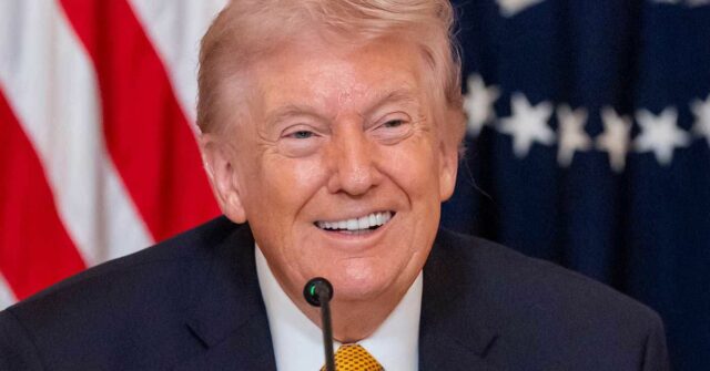 'Morto em junho': Multidão geme enquanto Trump anuncia diagnóstico particular Donald Trump anunciou o diagnóstico terminal privado de um congressista.