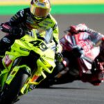 MotoGP brasileiro: Di Giannantonio conquista a pole, mas é emboscado por Márquez no sprint