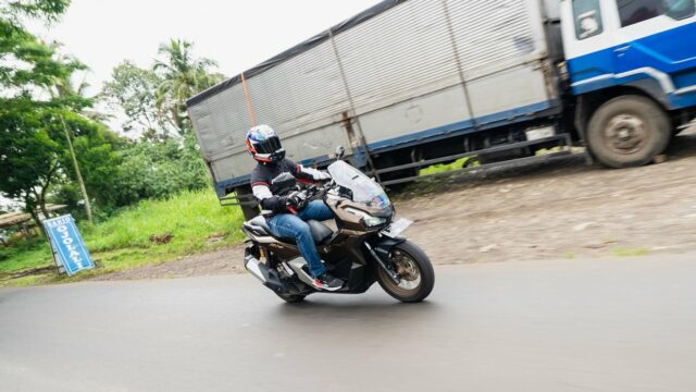 Motor vs Transportasi Umum, Mana Lebih Efisien to Pertama Kali Kerja di Jacarta?
