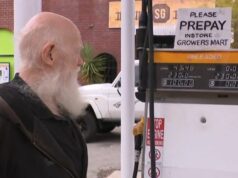 Motoristas migram para pequenos mercados de produtores que vendem o combustível mais barato da cidade Motoristas migram para pequenos mercados de produtores que vendem o combustível mais barato da cidade