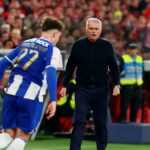 Mourinho diz que foi chamado de 'traidor' depois de ser expulso durante o espectacular derby Benfica-Porto