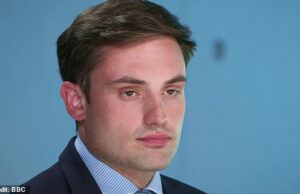 ‘Muito triste’ A estrela do Aprendiz compartilha uma confissão comovente após demissão ‘extraordinária’ – e revela o erro número um que cometeu logo no início da série 'Muito triste' A estrela do Aprendiz compartilha uma confissão comovente após demissão 'extraordinária' - e revela o erro número um que cometeu logo no início da série