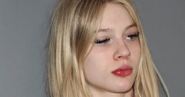 Carro em alta velocidade bate no Texas, mãe de quatro filhos, matando-a 2 dias antes do Natal