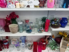 Mulher economiza vela por US$ 10 e não consegue lidar com quanto realmente vale Rachael O'Connor