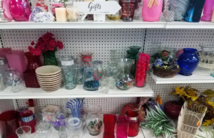 Mulher economiza vela por US$ 10 e não consegue lidar com quanto realmente vale Rachael O'Connor