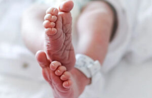 Mulher que engravidou após fazer sexo com gêmeos idênticos disse que “não é possível” identificar o pai do bebê Uma foto do Tribunal de Apelação de Londres, Reino UnidoCrédito: Getty