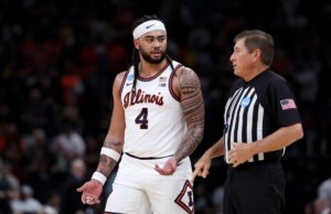 NCAA emite declaração após mau funcionamento ‘infeliz’ atrasar Elite Eight Illinois player Kylan Boswell at game against Iowa in NCAA Tournament