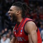 NCAA envia mensagem de despedida para Zuby Ejiofor após March Madness Loss