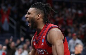 NCAA envia mensagem de despedida para Zuby Ejiofor após March Madness Loss NCAA envia mensagem de despedida para Zuby Ejiofor após March Madness Loss