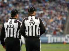 NFL preparada para contratar oficiais substitutos com negociações da CBA em impasse Dois árbitros da NFL, eles rotularam