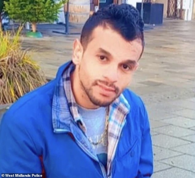 Na foto: Homem, 30, esfaqueado fora da escola primária em Ali Alshmari, 30, morreu no ataque que ocorreu em Alum Rock pouco antes do meio-dia de terça-feira