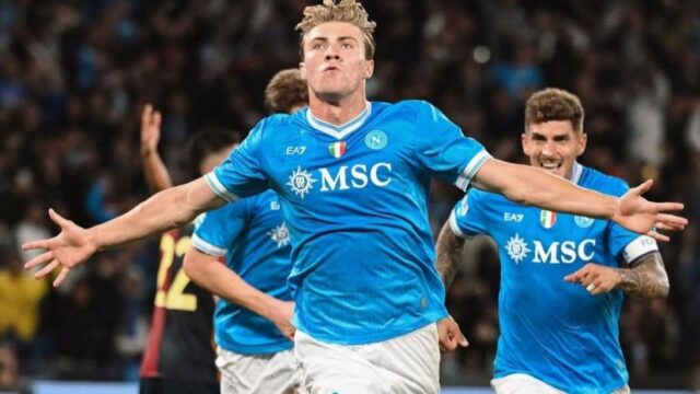 Napoli Permanenkan Rasmus Hojlund, MU Dapat Dana Segar Nyaris Rp1 Triliun
