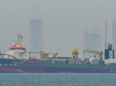 Navios de escolta dos EUA através do Estreito de Ormuz, Irã: estamos esperando Navios de escolta dos EUA através do Estreito de Ormuz, Irã: estamos esperando