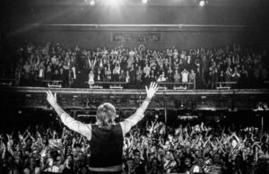 Neste ponto, Paul McCartney pode tocar na sua festa de aniversário Neste ponto, Paul McCartney pode tocar na sua festa de aniversário