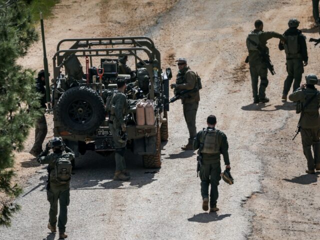 Netanyahu ordena que militares expandam invasão do sul do Líbano
