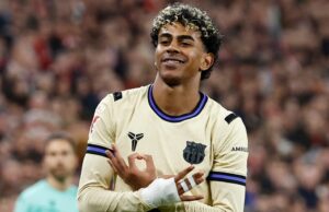 Newcastle United x Barcelona: Liga dos Campeões – notícias do time, início, escalações NEWCASTLE UPON TYNE, INGLATERRA - 04 DE MARÇO: Anthony Gordon do Newcastle United comemora marcar o primeiro gol de seu time de pênalti durante a partida da Premier League entre Newcastle United e Manchester United no St James 'Park em 04 de março de 2026 em Newcastle upon Tyne, Inglaterra. (Foto de George Wood/Getty Images)