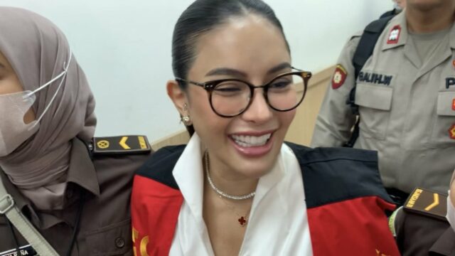 Nikita Mirzani Tulis Surat Terbuka ke Presidente Prabowo, Protes Vonis 6 Tahun Penjara
