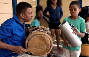No documentário sobre a maioridade ‘Agridulce’, as crianças mantêm a bachata viva No documentário sobre a maioridade 'Agridulce', as crianças mantêm a bachata viva