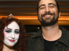 Noah Kahan defende o direito de Chappell Roan de ser deixado sozinho: ‘Eat F—ing Nails’, ele diz a ‘Scummy’ Professional Autograph ‘Scalpers’ Noah Kahan defende o direito de Chappell Roan de ser deixado sozinho: 'Eat F—ing Nails', ele diz a 'Scummy' Professional Autograph 'Scalpers'