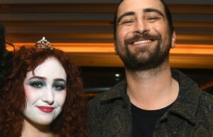 Noah Kahan defende o direito de Chappell Roan de ser deixado sozinho: ‘Eat F—ing Nails’, ele diz a ‘Scummy’ Professional Autograph ‘Scalpers’ Noah Kahan defende o direito de Chappell Roan de ser deixado sozinho: 'Eat F—ing Nails', ele diz a 'Scummy' Professional Autograph 'Scalpers'