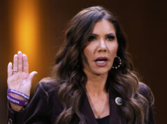 Noem fica arrasado ao ouvir: ‘Seus agentes do ICE atiraram na cara deles’ Noem fica arrasado ao ouvir: 'Seus agentes do ICE atiraram na cara deles'