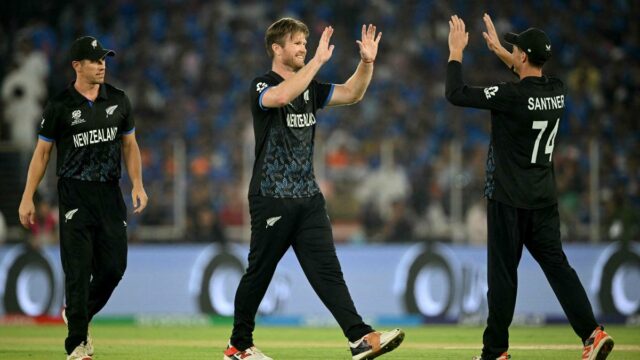 Nova Zelândia anuncia time T20I contra África do Sul, Santner liderará nas três primeiras partidas
