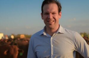 Novo líder nacional eleito após renúncia de David Littleproud Novo líder nacional eleito após renúncia de David Littleproud