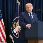 O presidente Donald Trump fala durante uma conferência de imprensa no Trump National Doral em Miami, Flórida, em 9 de março