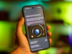 O Android 17 irá protegê-lo de aplicativos que obtêm permissões de acessibilidade enganosamente Gráfico do Android 17 apresentando o mascote do Android atrás do número 17 segurando uma esfera verde estampada.