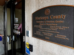 O FBI aposta tudo na conspiração eleitoral de 2020 no Arizona Desenho animado de Clay Jones