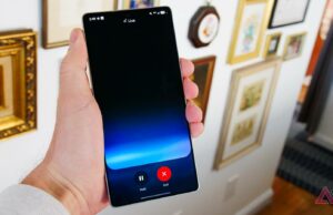 O Google está trabalhando silenciosamente em uma grande atualização para o Gemini Live Tela de discussão do Gemini Live aberta no Pixel 9 Pro XL