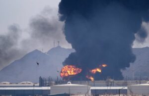 O Irã ameaça diretamente o país vizinho pela primeira vez neste conflito Fujairah, Emirados Árabes Unidos