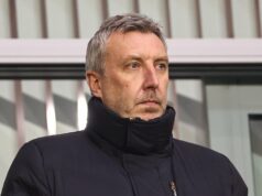 O Man Utd está contando com quatro vendas para financiar duas contratações de meio-campo neste verão, acordo de £ 38 milhões já acordado em princípio O Man Utd está contando com quatro vendas para financiar duas contratações de meio-campo neste verão, acordo de £ 38 milhões já acordado em princípio