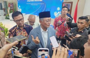 O Ministro da PU, Dody Hanggodo, explica os motivos da renúncia de dois diretores-gerais: parte do processo de ‘limpeza’ da instrução presidencial O Ministro da PU, Dody Hanggodo, explica os motivos da renúncia de dois diretores-gerais: parte do processo de 'limpeza' da instrução presidencial