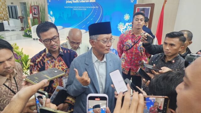 O Ministro da PU, Dody Hanggodo, explica os motivos da renúncia de dois diretores-gerais: parte do processo de 'limpeza' da instrução presidencial
