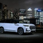 Jaecoo - a montadora chinesa que já é incrivelmente popular na Grã-Bretanha - revelou um carro-chefe semelhante ao Range Rover com até 7 lugares - embora por apenas um terço do preço