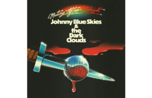 O álbum Johnny Blue Skies de Sturgill Simpson estreia em terceiro lugar na Billboard 200, apesar de ter sido lançado apenas em vinil, CD e cassete johnny blue skies mutiny after midnight billboard 200 album chart sales vinyl