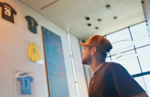 O astro brasileiro Neymar lança sua própria série no Youtube O astro brasileiro Neymar lança sua própria série no Youtube